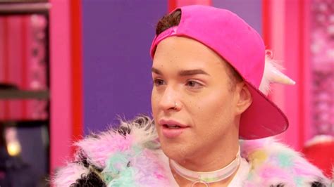 Ariel Versace discusses wig drama in RuPaul's Drag Race clip.